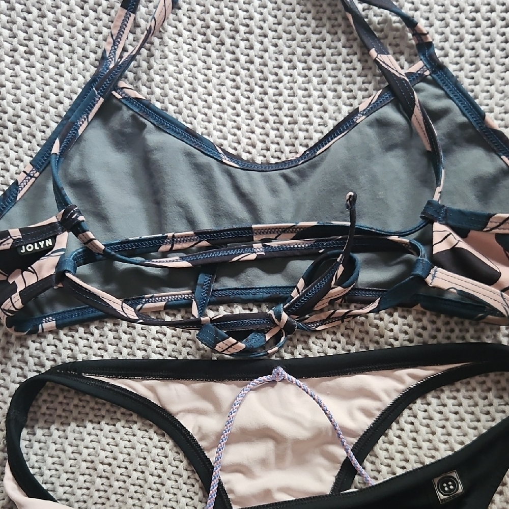 Jolyn Floral Bikini Top and Black Bottom Set - Picture 5 of 5